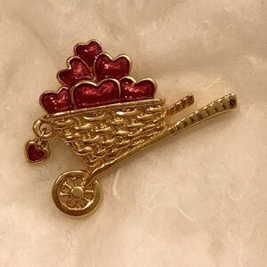 Avon Vintage Garden Of Love Lapel Pin 1992